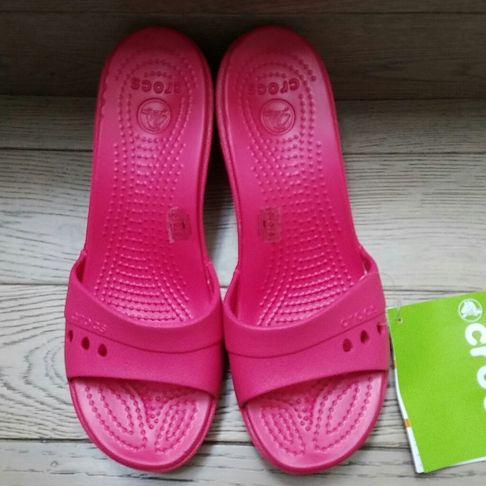 Crocs kadee raspberry color wedge